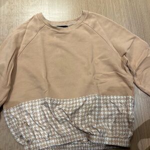 EMPORIO Armani Chic Tan Sweatshirt with Houndstooth Accent